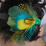 serre-tête plumes camaïeu vert et jaune