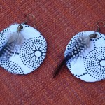 boucles d'oreilles noir et blanches wax