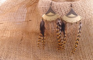 boucles d'oreilles plumes  ethniques bohême mamzaile 