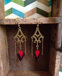 Petites boucles d'oreilles à plumes ethnique tribal mamzaile mzl nantes 