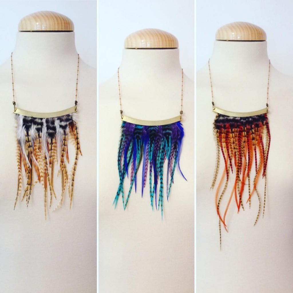 collier ethnique afropunk à plumes orixa mamzaile nante bijoux 