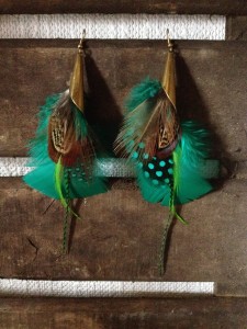 boucles-doreilles-orixa-nantes-plumes-feathers-ethnique-tribal